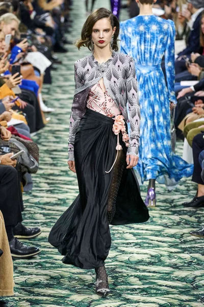 Look 5